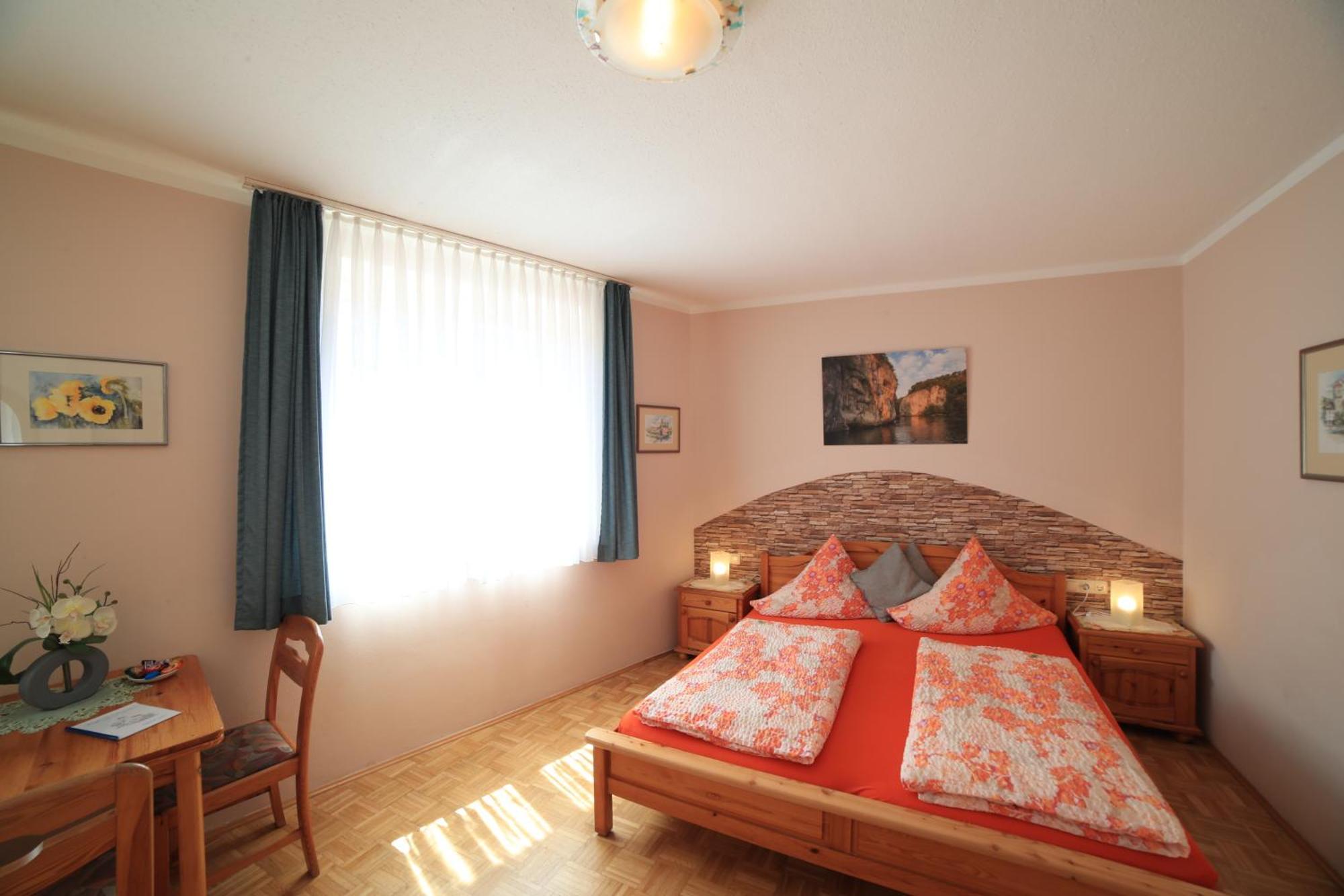 Cafe Am Donautor Hotel Kelheim Luaran gambar